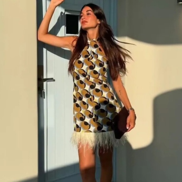 NWT ZARA 2025 collection BLOGGER FAV PRINT FEATH XS 
🚨PRICE FIRM NO DISCOUNT - Picture 11 of 16